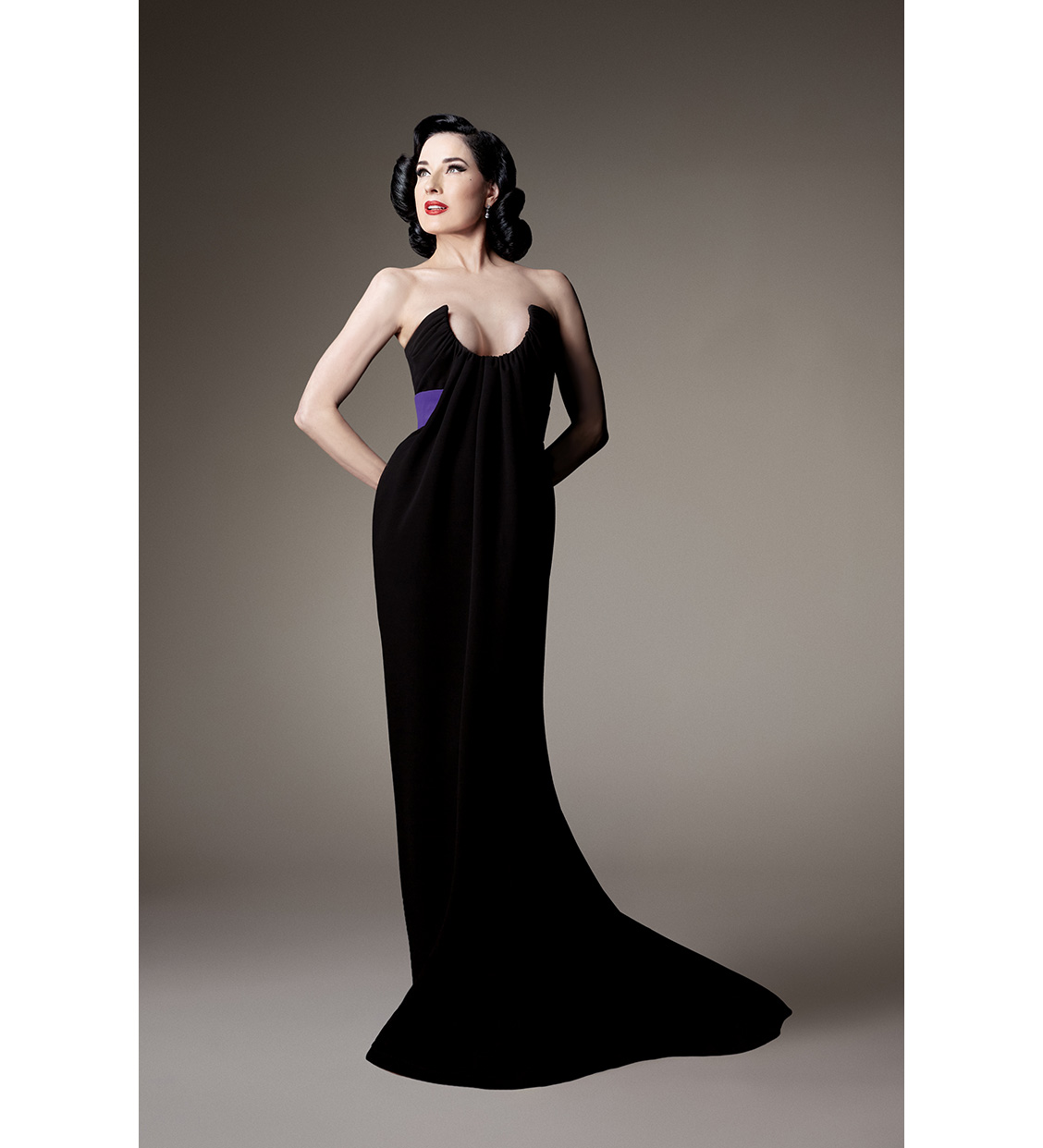 Look 1 Dita von Teese