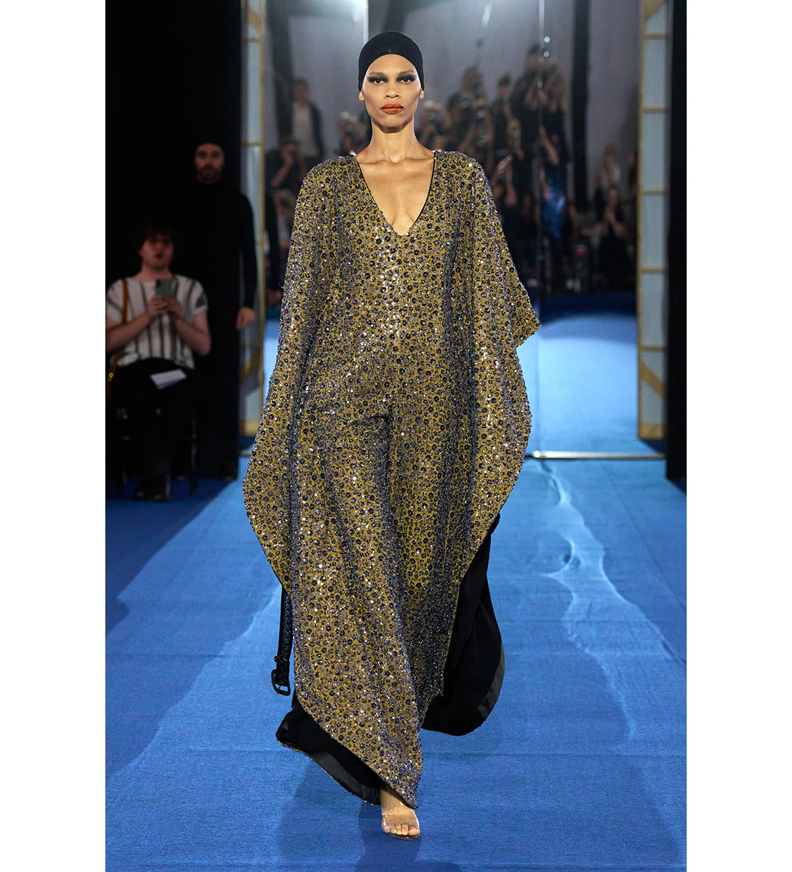 Look 10